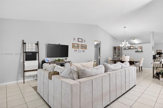 8864 NW 189th Ter, Hialeah, FL 33018