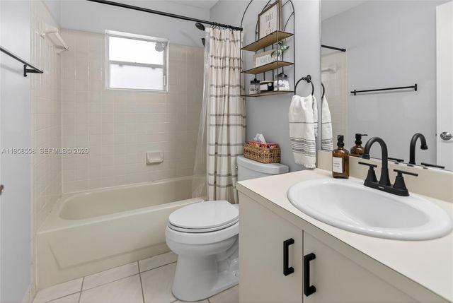 8864 NW 189th Ter, Hialeah, FL 33018