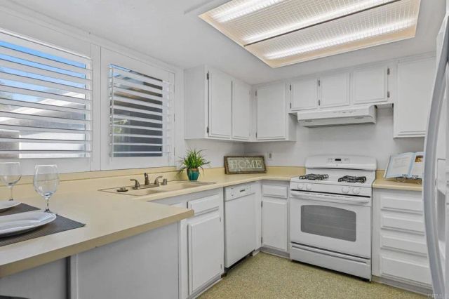 8373 Jackson Heights Court, El Cajon, CA 92021