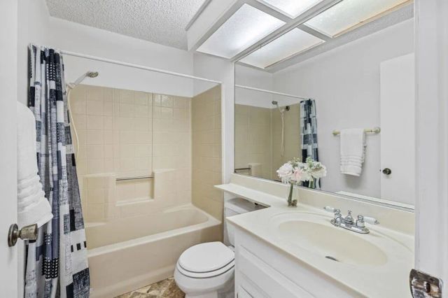 8373 Jackson Heights Court, El Cajon, CA 92021