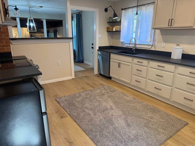 305 Glenora Avenue, Sherwood, AR 72120