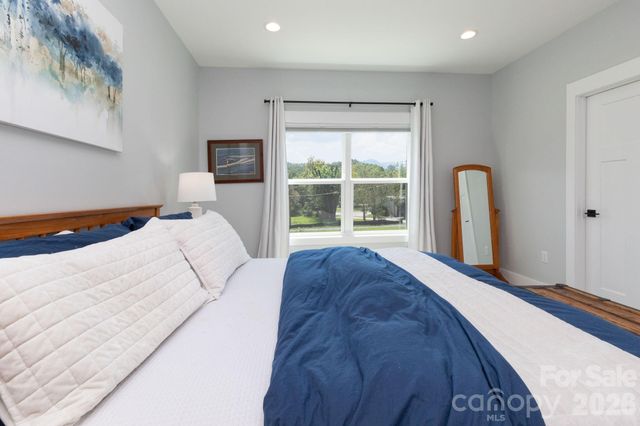 206 Padgettown Road, Black Mountain, NC 28711