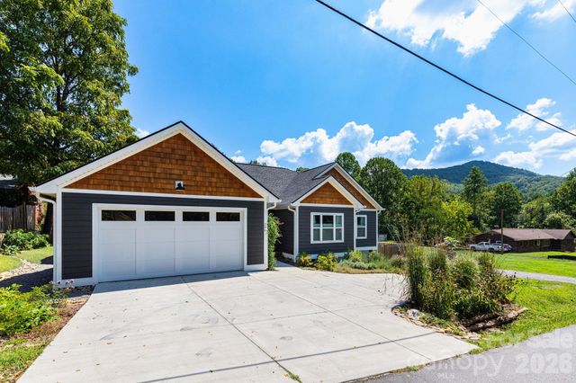 206 Padgettown Road, Black Mountain, NC 28711