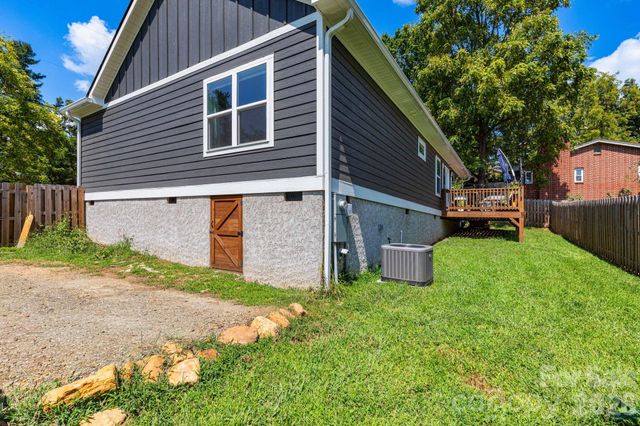 206 Padgettown Road, Black Mountain, NC 28711