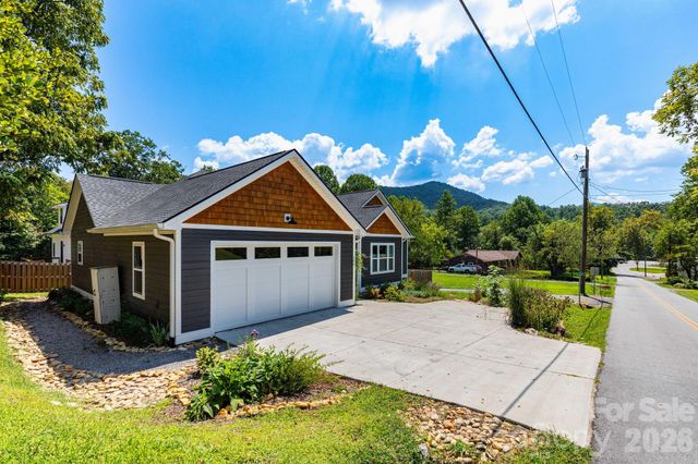 206 Padgettown Road, Black Mountain, NC 28711