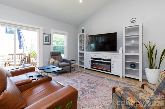 206 Padgettown Road, Black Mountain, NC 28711