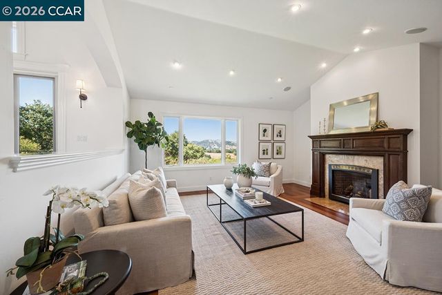 21 Nemea Ln, Lafayette, CA 94549