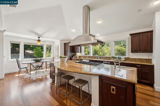 21 Nemea Ln, Lafayette, CA 94549
