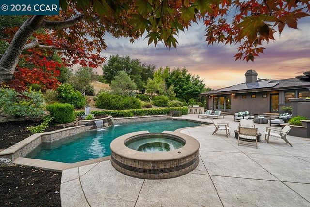 21 Nemea Ln, Lafayette, CA 94549
