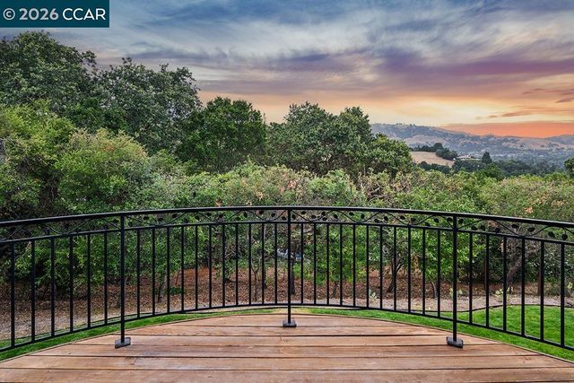 21 Nemea Ln, Lafayette, CA 94549