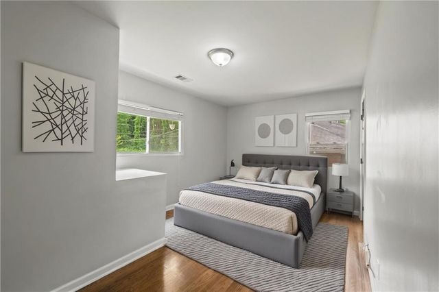 240 W Lake NW Drive, Atlanta, GA 30314