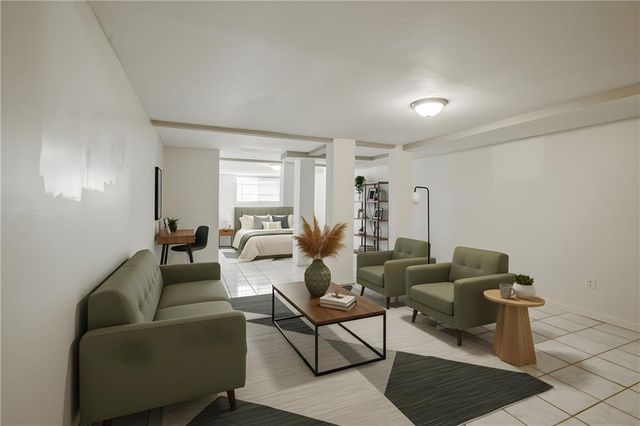 240 W Lake NW Drive, Atlanta, GA 30314