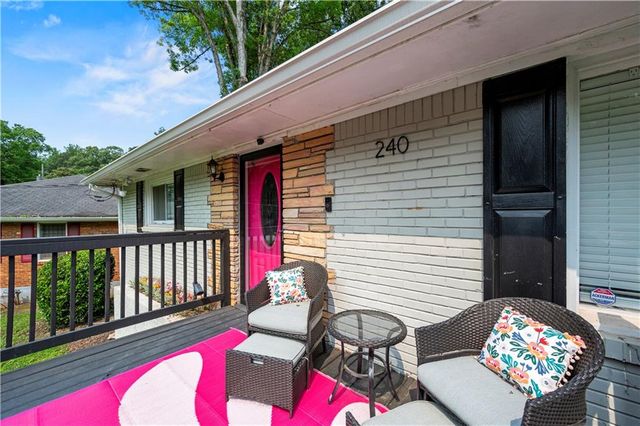 240 W Lake NW Drive, Atlanta, GA 30314