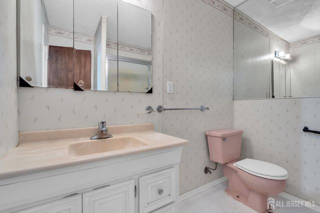 106 Kendall Drive, Sayreville, NJ 08859