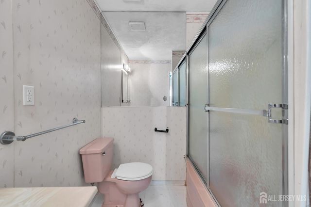 106 Kendall Drive, Sayreville, NJ 08859