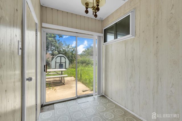 106 Kendall Drive, Sayreville, NJ 08859