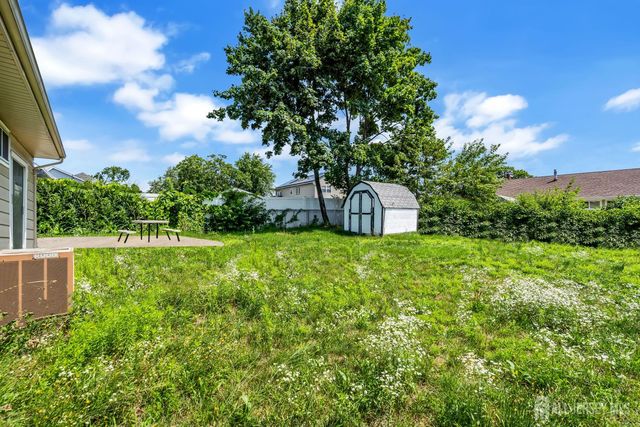 106 Kendall Drive, Sayreville, NJ 08859