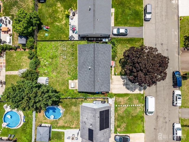 106 Kendall Drive, Sayreville, NJ 08859
