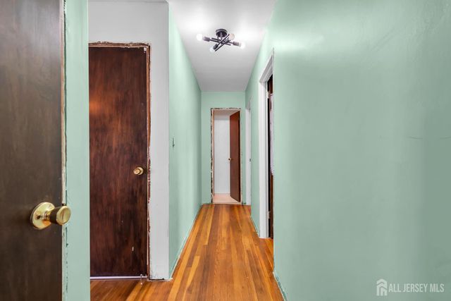 106 Kendall Drive, Sayreville, NJ 08859