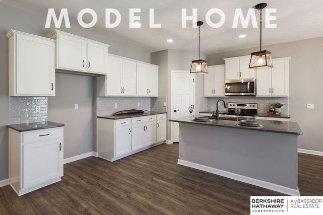 10522 S 113th Street, Papillion, NE 68046