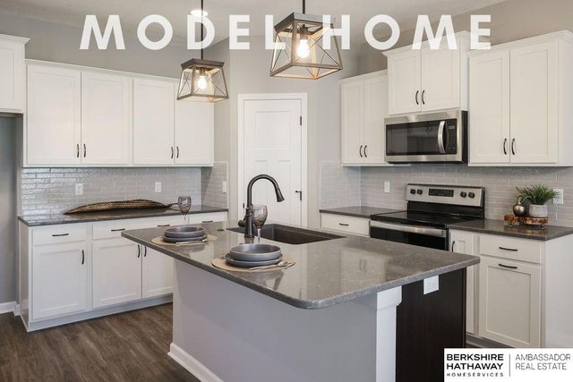 10522 S 113th Street, Papillion, NE 68046