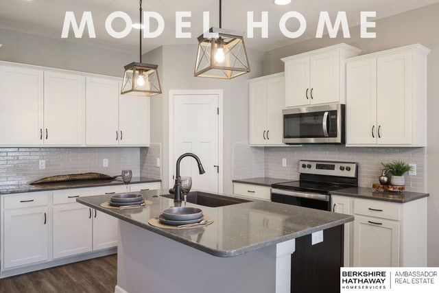 10522 S 113th Street, Papillion, NE 68046