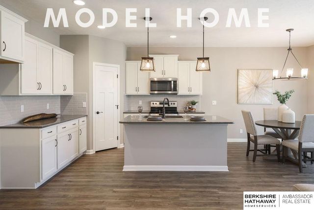 10522 S 113th Street, Papillion, NE 68046