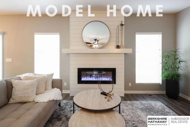 10522 S 113th Street, Papillion, NE 68046