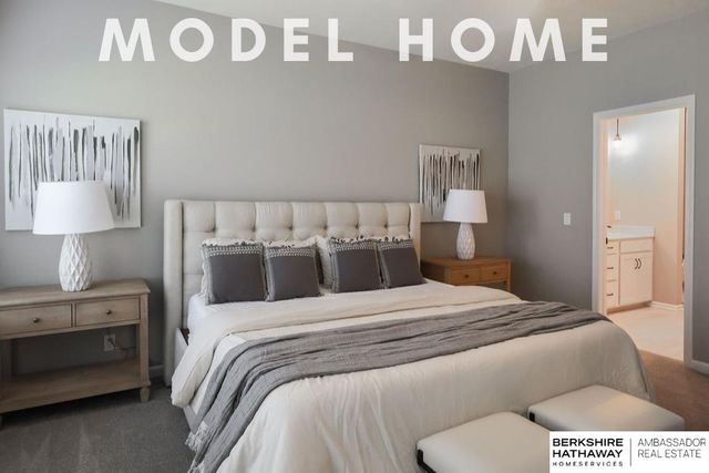 10522 S 113th Street, Papillion, NE 68046