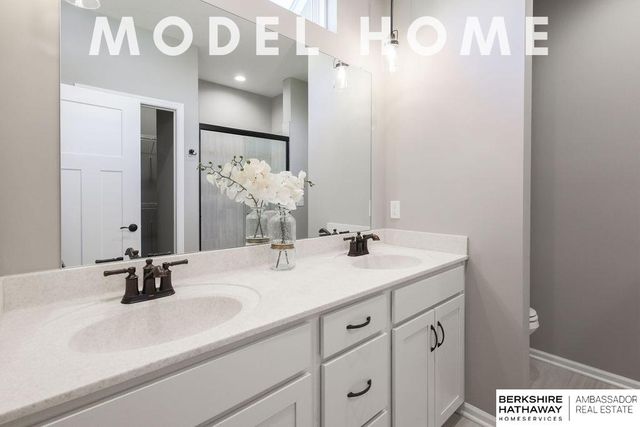 10522 S 113th Street, Papillion, NE 68046