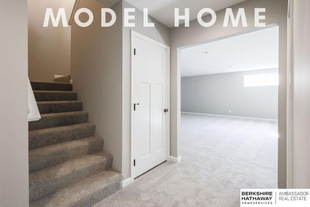 10522 S 113th Street, Papillion, NE 68046