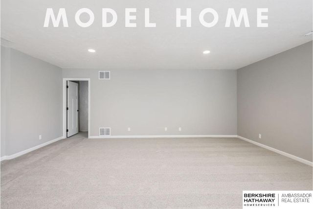 10522 S 113th Street, Papillion, NE 68046