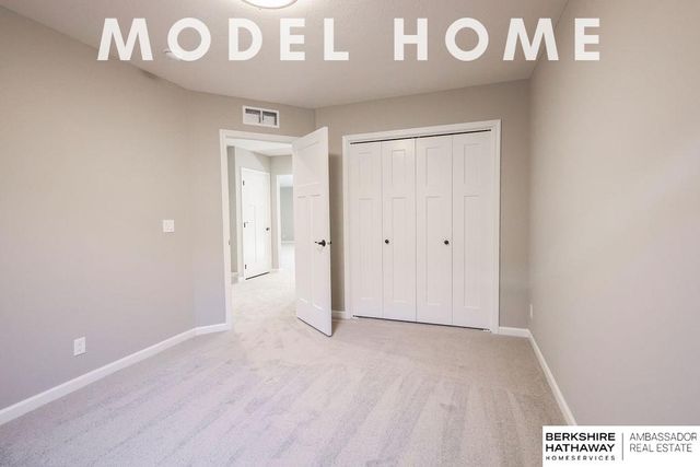 10522 S 113th Street, Papillion, NE 68046