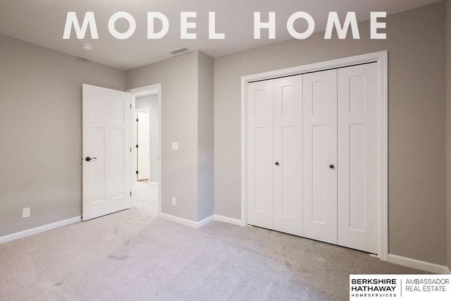 10522 S 113th Street, Papillion, NE 68046