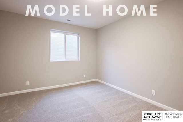 10522 S 113th Street, Papillion, NE 68046