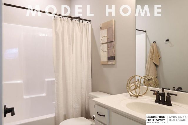 10522 S 113th Street, Papillion, NE 68046