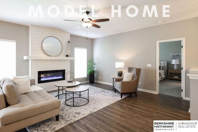 10522 S 113th Street, Papillion, NE 68046