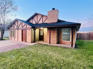 1225 Clover Drive, Angleton, TX 77515