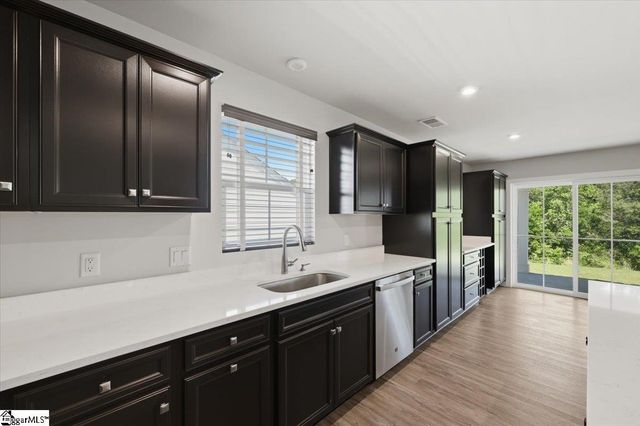 2250 Hemming Way, Boiling Springs, SC 29316