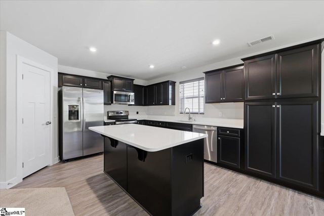 2250 Hemming Way, Boiling Springs, SC 29316