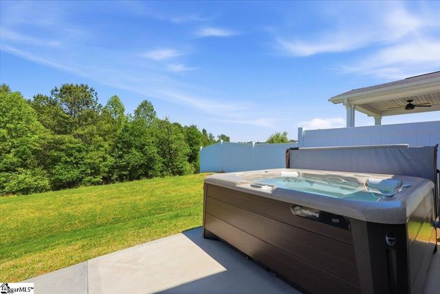 2250 Hemming Way, Boiling Springs, SC 29316