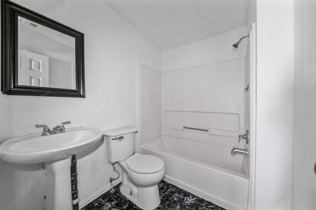 15807 Cypress Garden Drive, Tomball, TX 77377