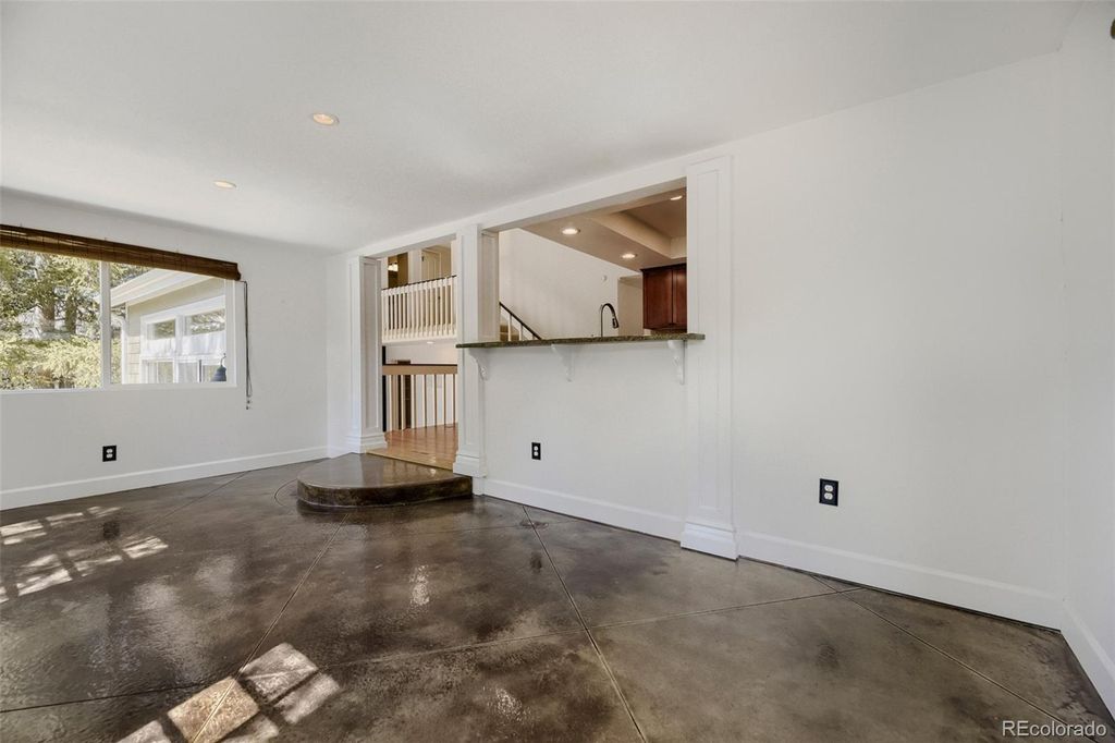Image 12 of property listing at 7855 S Wabash Court, Centennial, CO 80112