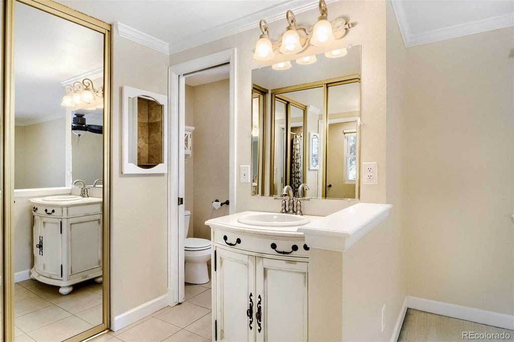 Image 18 of property listing at 7855 S Wabash Court, Centennial, CO 80112