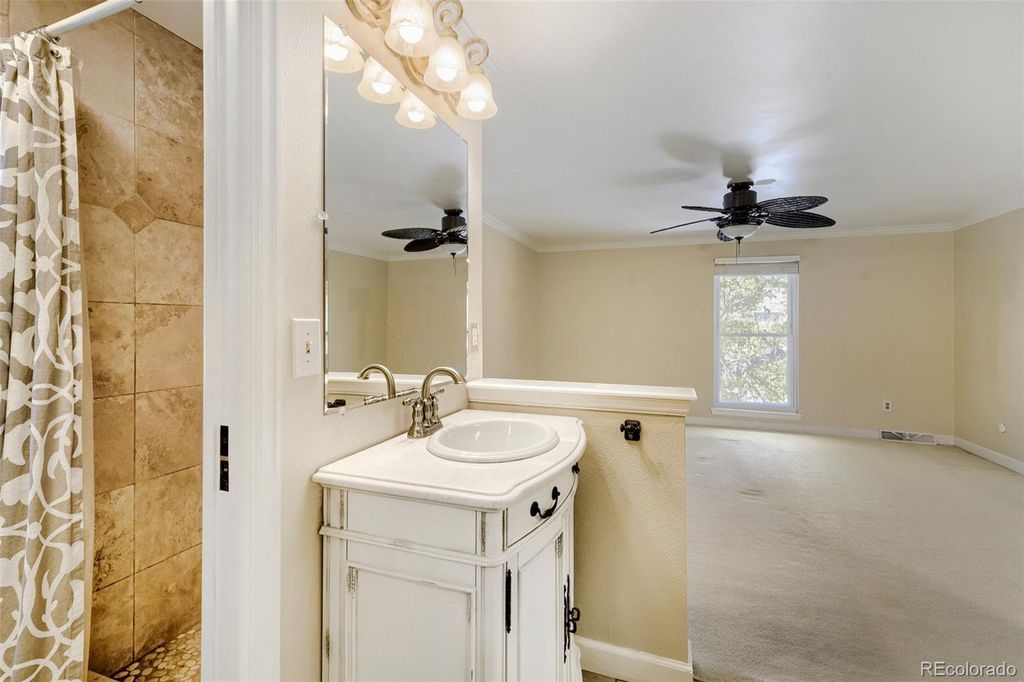 Image 19 of property listing at 7855 S Wabash Court, Centennial, CO 80112