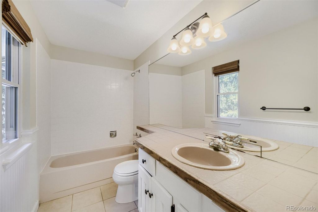 Image 22 of property listing at 7855 S Wabash Court, Centennial, CO 80112