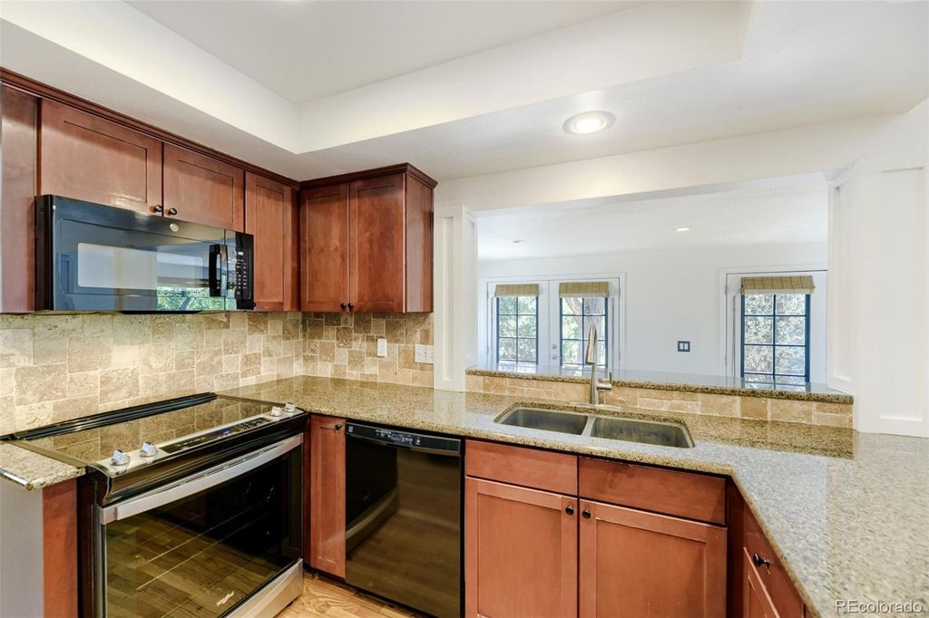 Image 3 of property listing at 7855 S Wabash Court, Centennial, CO 80112