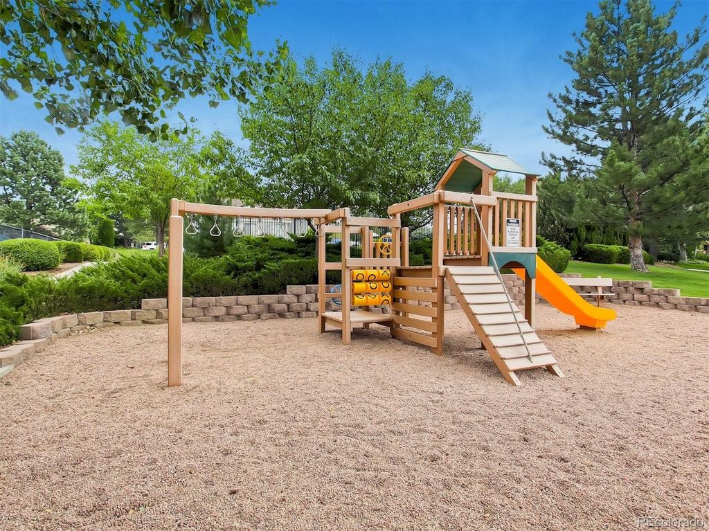 Image 31 of property listing at 7855 S Wabash Court, Centennial, CO 80112