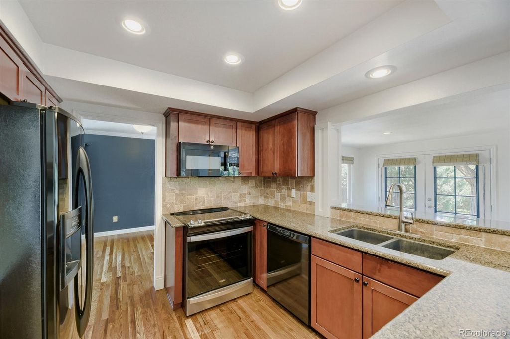 Image 4 of property listing at 7855 S Wabash Court, Centennial, CO 80112