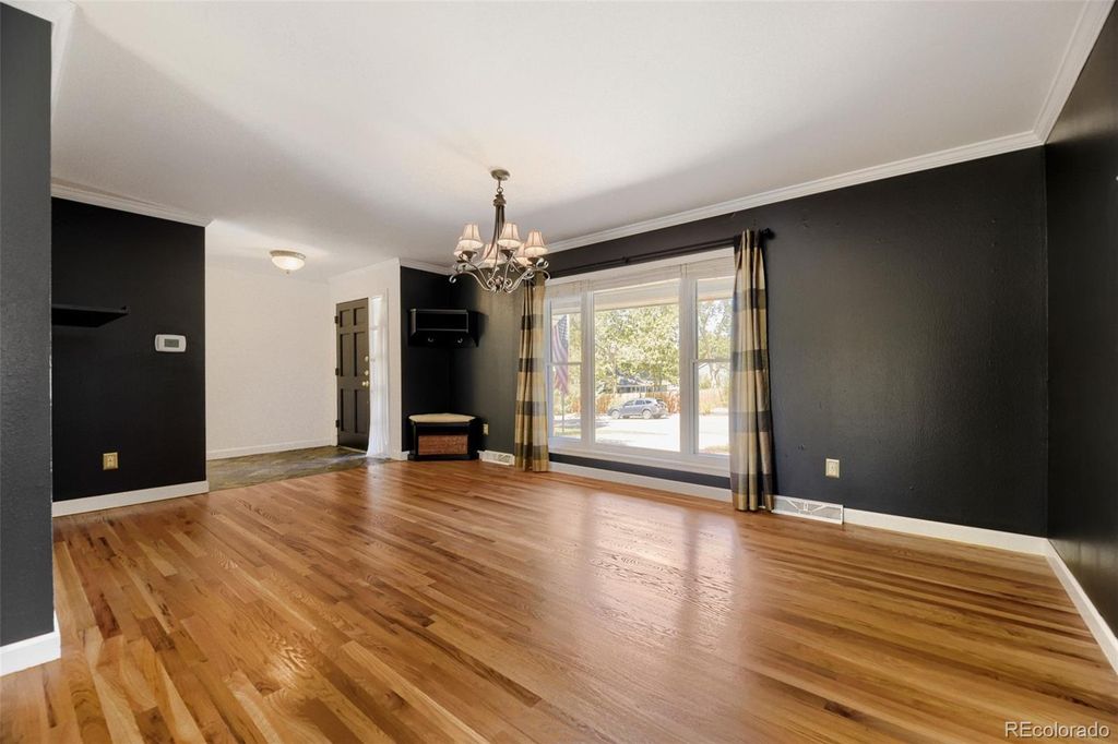 Image 7 of property listing at 7855 S Wabash Court, Centennial, CO 80112